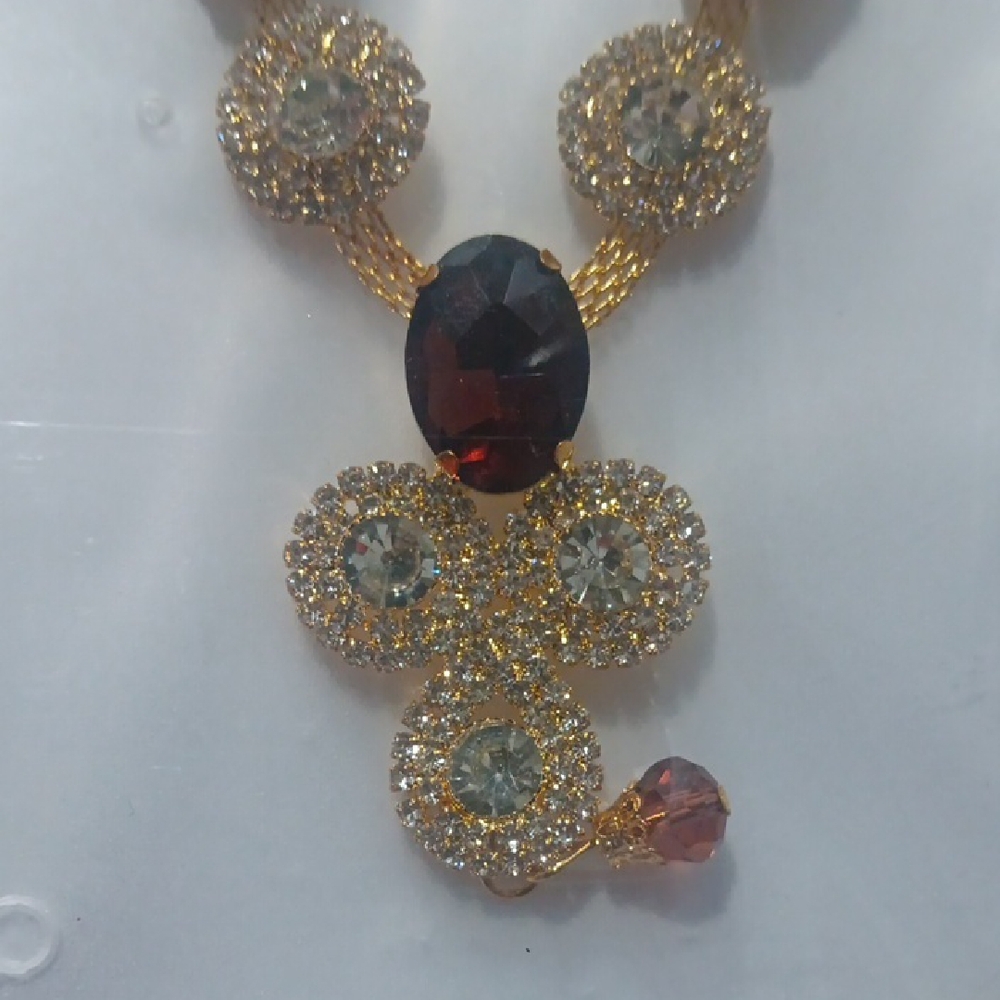 Elegant Gold and Red Gemstone Necklace